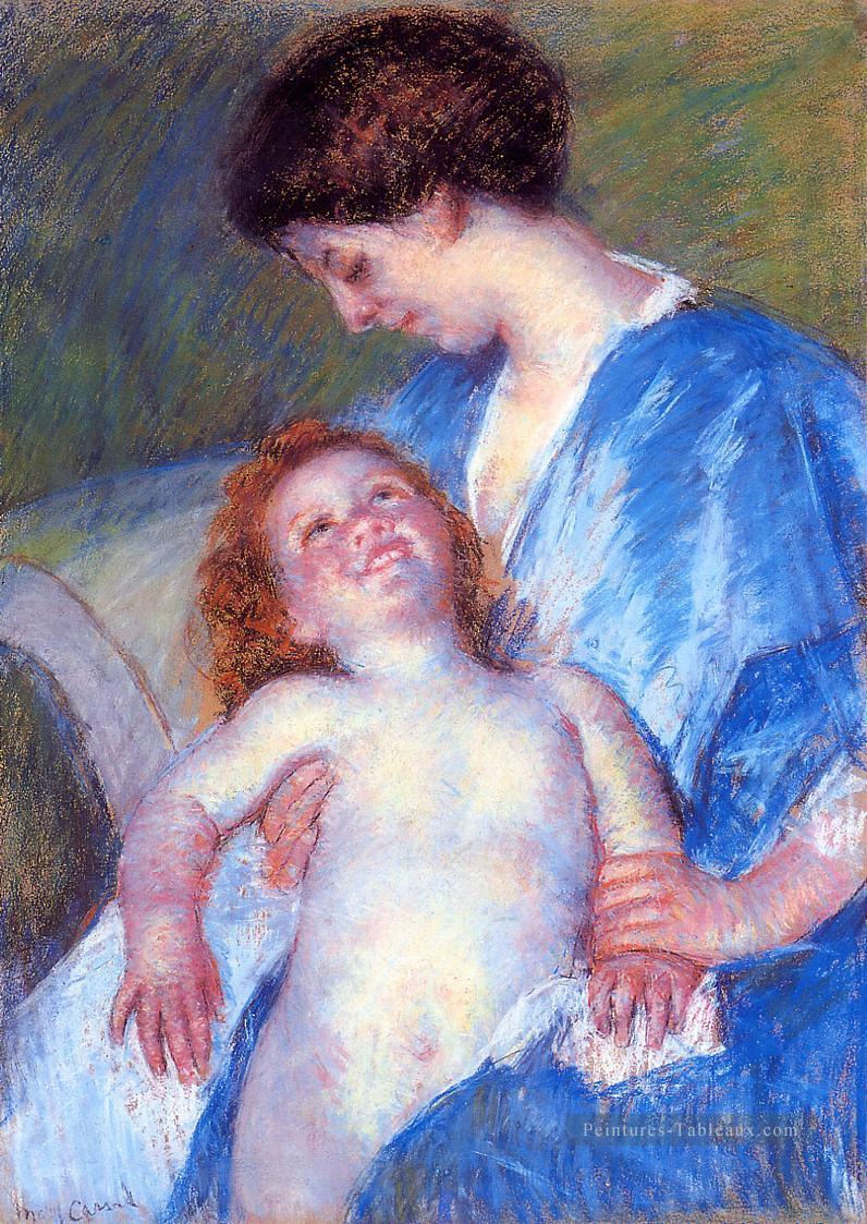 Bébé souriant à sa mère mères des enfants Mary Cassatt Peintures à l'huile